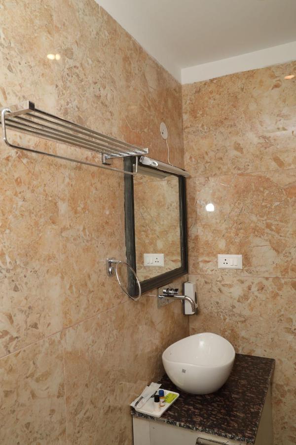 Hotel Cordelia Inn By Devpaga Hotels Pvt Ltd Rishīkesh المظهر الخارجي الصورة